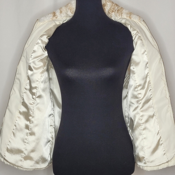 Calvin Klein Diamond Quilted Faux Fur Collar Vest - Size S - Picture 6 of 14